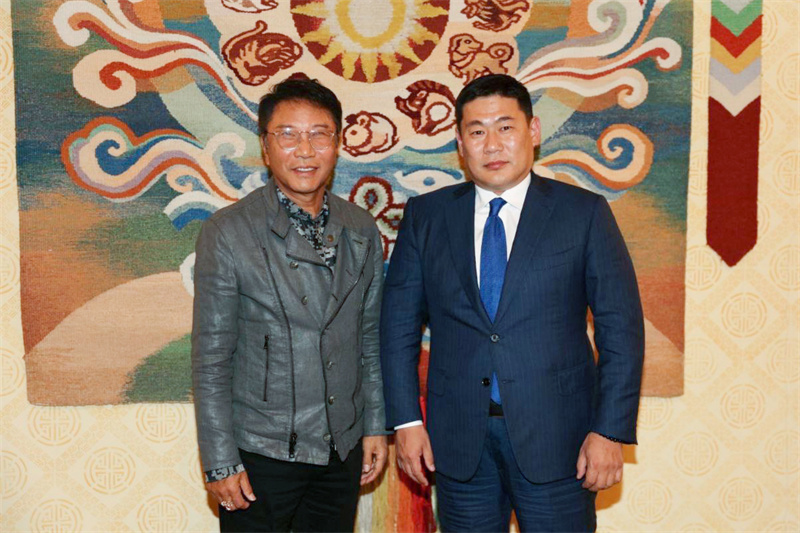 李秀满总制作人和蒙古总理Oyun-Erdene.jpg